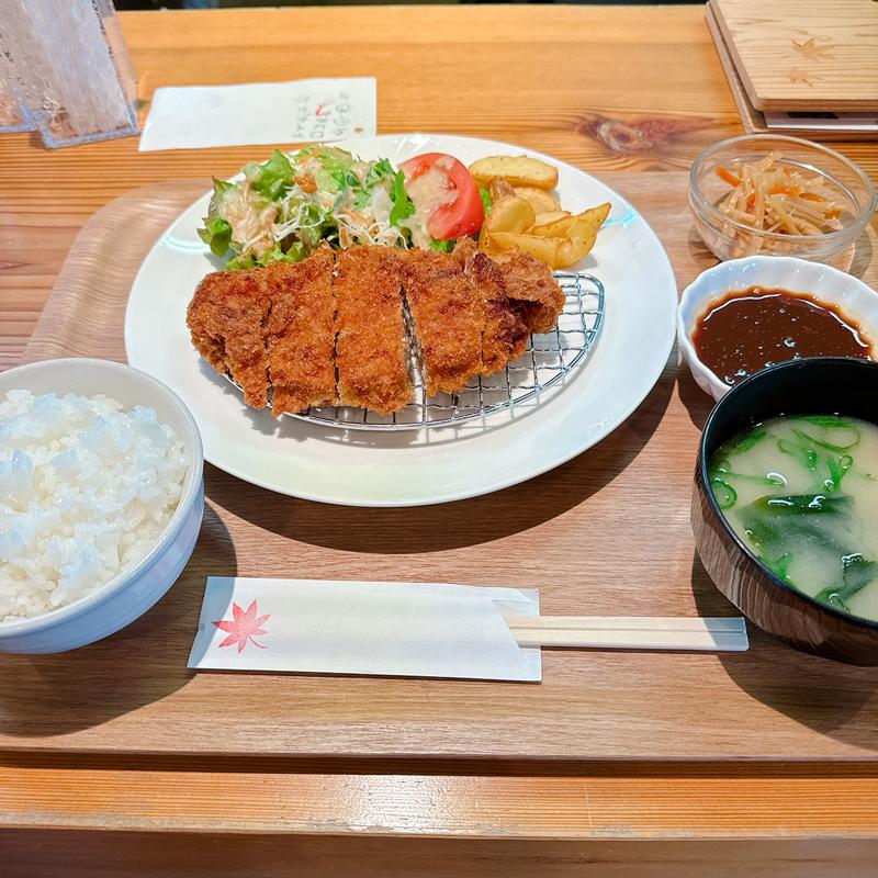 とんかつ定食(cafeカエデ （カフェ）)