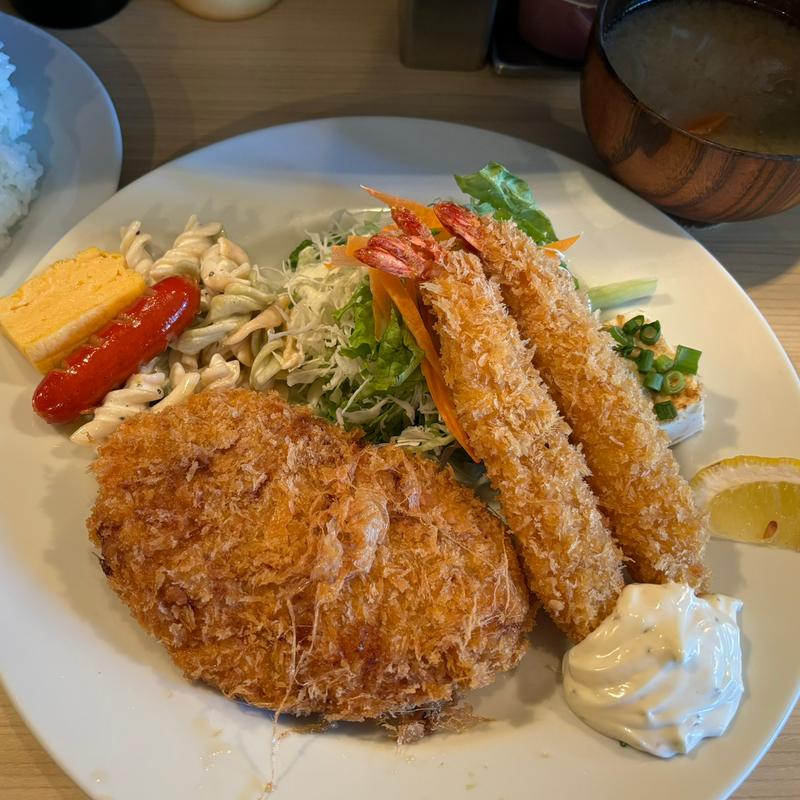 メンチカツと海老フライ(洋食 キッチンR)