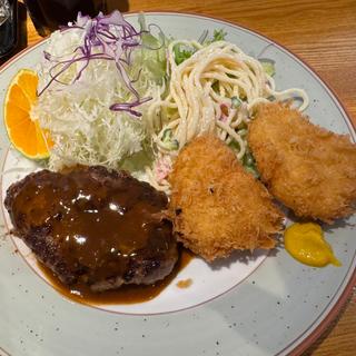 ハンバーグとクリームカニコロッケ盛合せ定食(洋食 つちや)