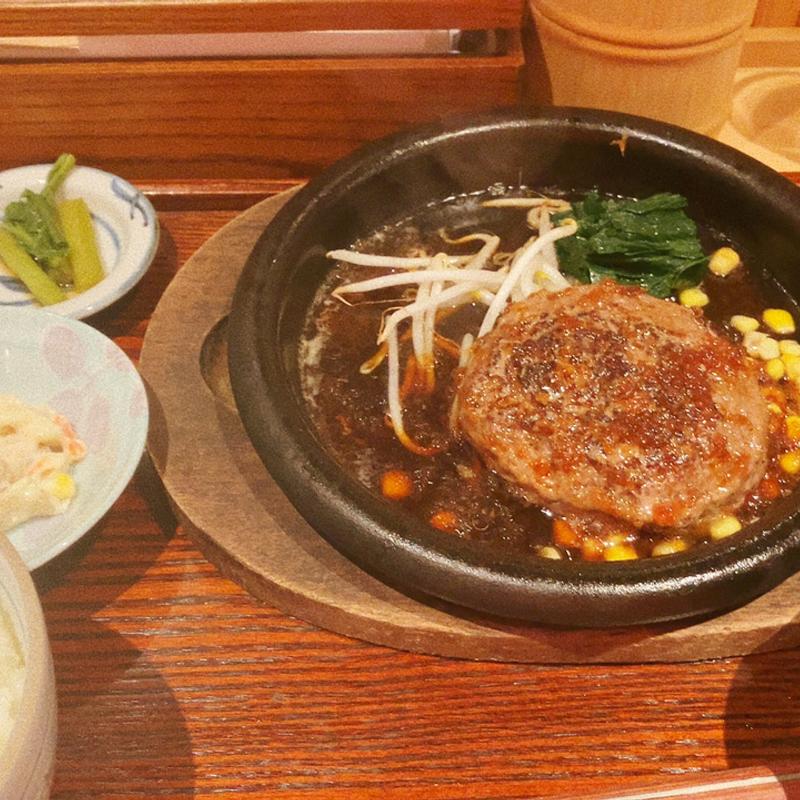 ハンバーグ定食(みなみ庵)