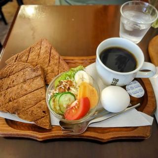 黒糖パンのモーニング(一進流珈琲屋 )