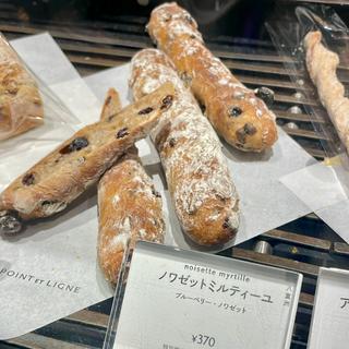 ノワゼットミルティーユ(ポワン・エ・リーニュ 東京ミッドタウン八重洲店)