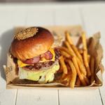 ベーコンチーズバーガー フライドエッグ(ザ ビーチ バーガー ハウス （The BEACH BURGER HOUSE）)