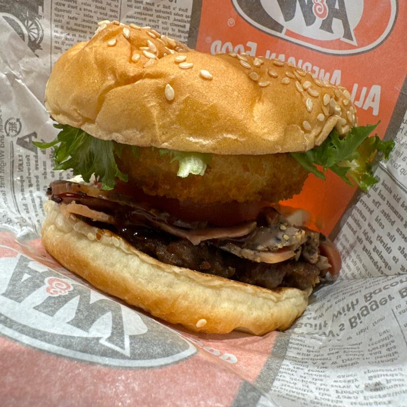 The A&Wバーガー(Ａ＆Ｗ プラスカフェ アウトレットモールあしびなー店 （エイアンドダブリュ）)