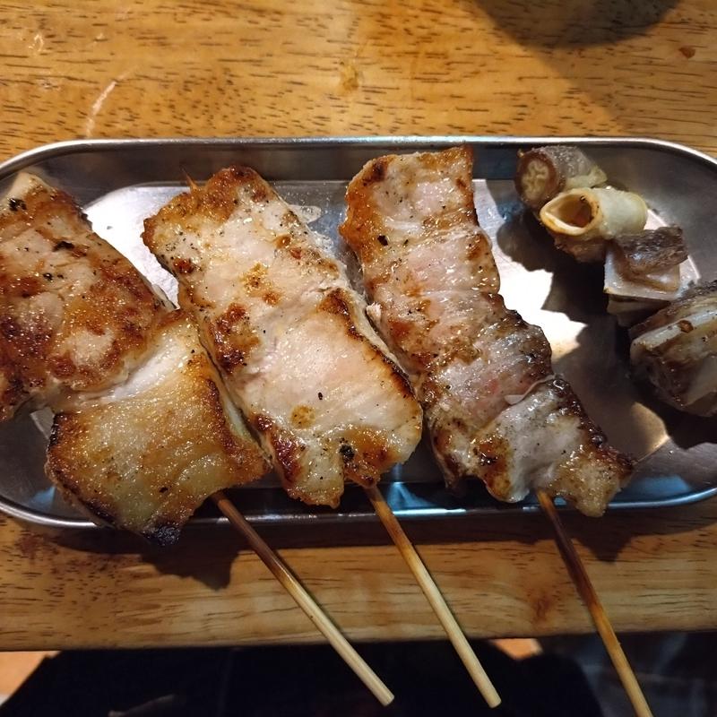 豚バラ、ナンコツ(立飲み たきおか)