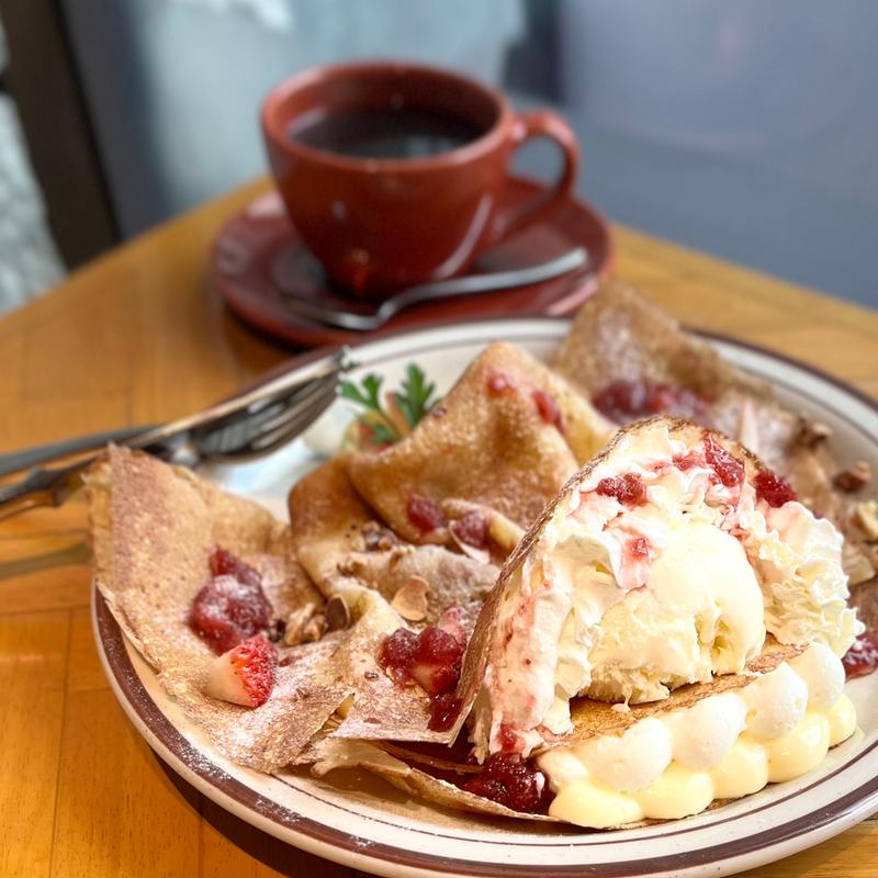 苺のミルフィーユ (PALM cafd&creperie)