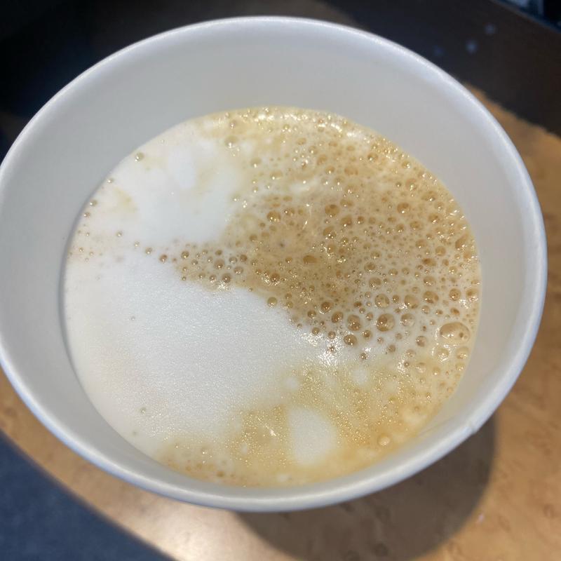 カフェラテM(ファミリーマート 金山駅北店)