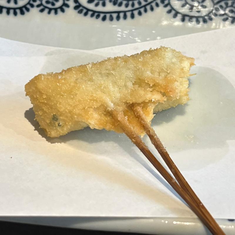 しらすとチーズの湯葉巻き串揚げ(有馬楽膳 桜)