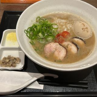 鶏煮干しらぁめん醤油味玉ネギ増し