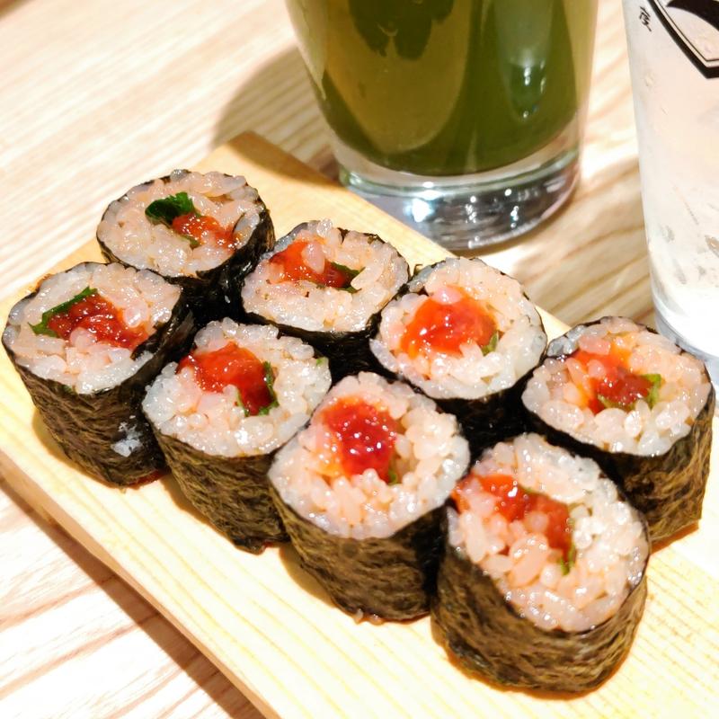 すじこ巻き(大衆すし酒場 スシマヅメ 野毛本店)