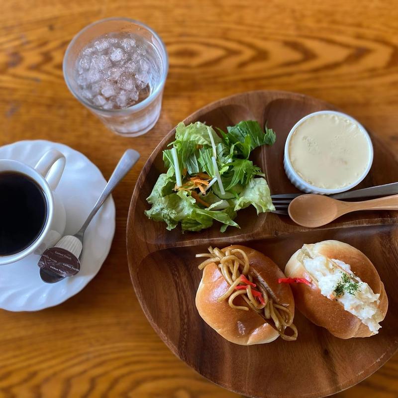 ロールパンモーニング(ポインセティア)