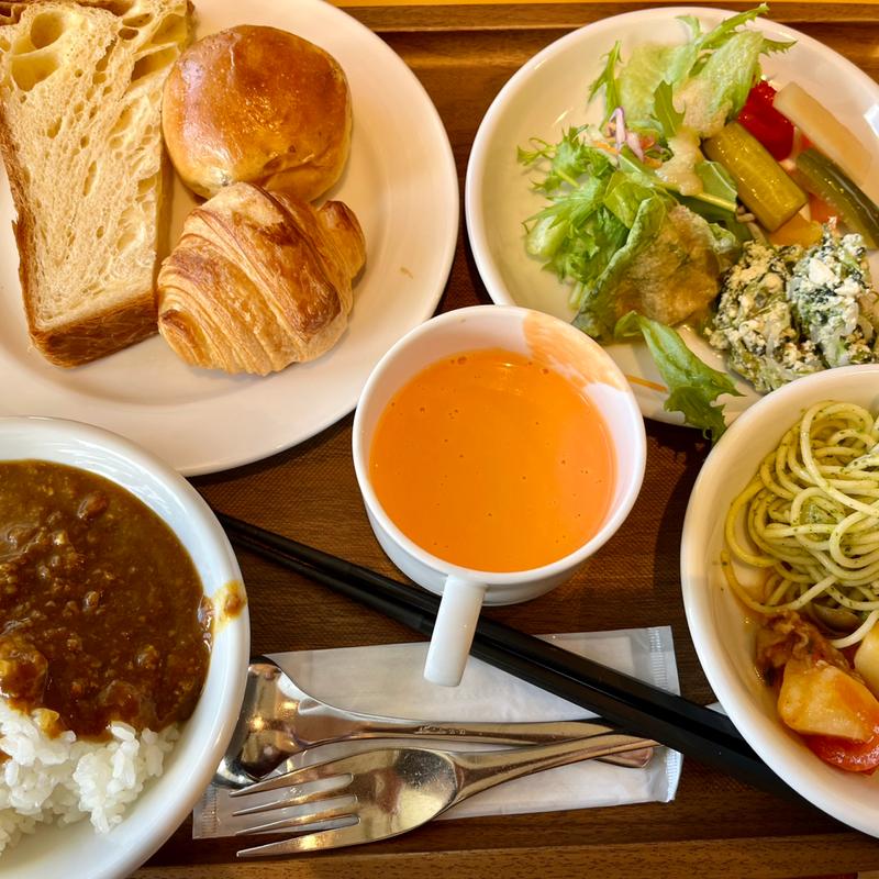 ビュッフェランチ(ベーカリー＆カフェ ルコネッサン)