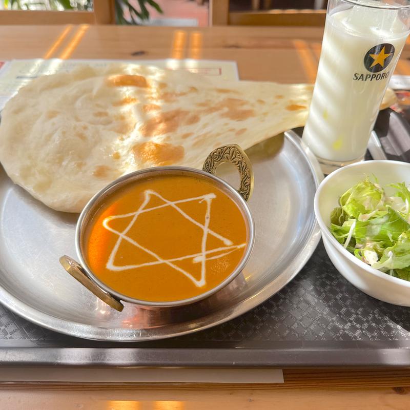 カレーセット　オニオンベースチキンとナン(インドレストラン&BARガウレ)