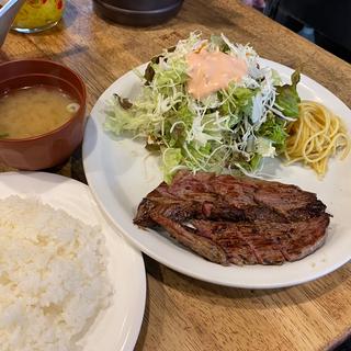 お昼のステーキセット(ステーキハウス キューブ)