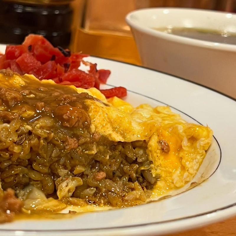 オムライスドライカレー(中華・洋食　やよい )