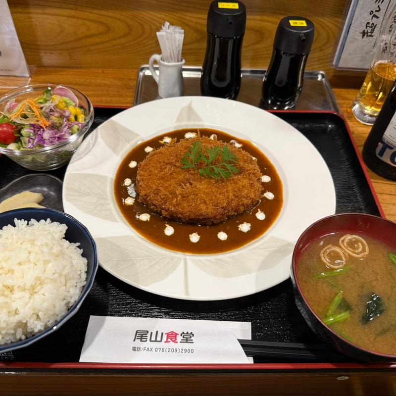 まぐろのメンチカツ定食(尾山食堂)