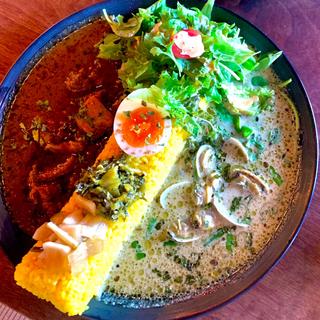 あいがけプレート(中盛り)(カレーショップ スパイスマン)