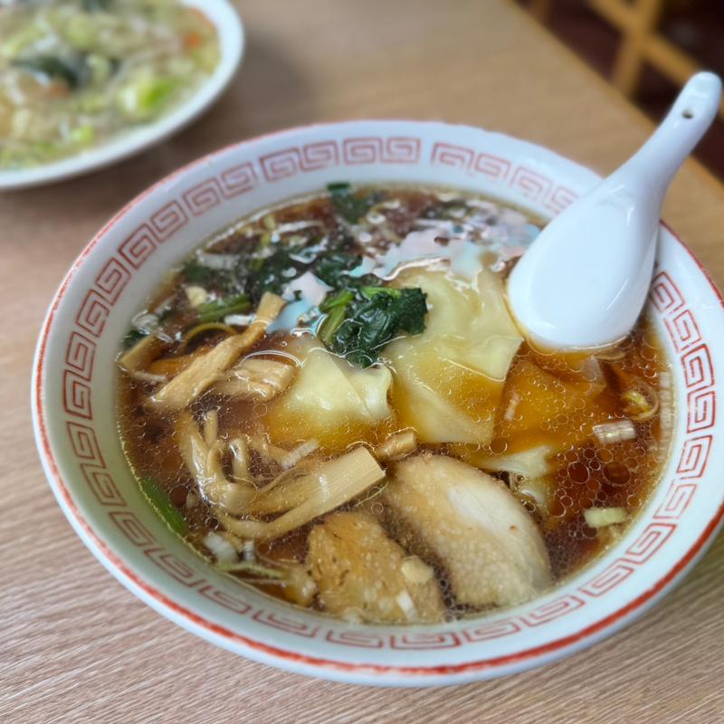 ワンタンメン(六さん )