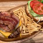 厚切りベーコンチーズバーガー