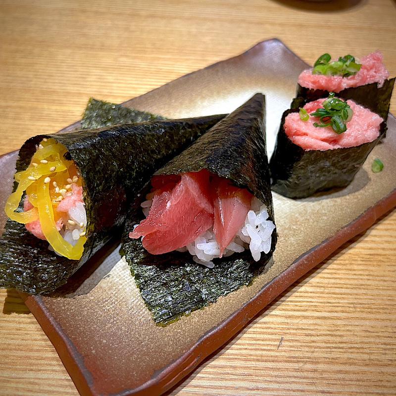 ねぎトロ軍艦、鉄火手巻、まぐたく手巻(すし波奈　仙台パルコ店)