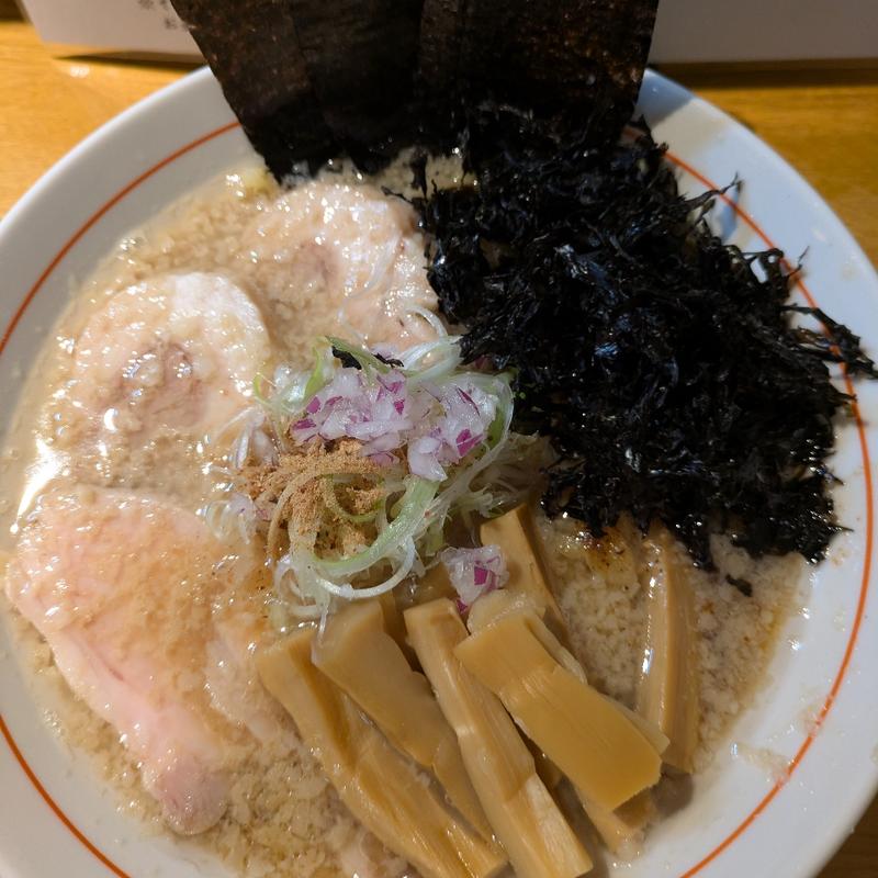 背油煮干しラーメン（息吹特製盛り）(煮干しの息吹)