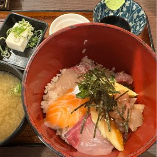 おか長海鮮丼(スシ海鮮酒場おか長阪急三番街店)