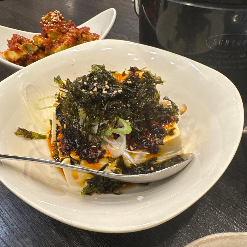 ピリ辛冷やっこ(焼き肉家 そら)