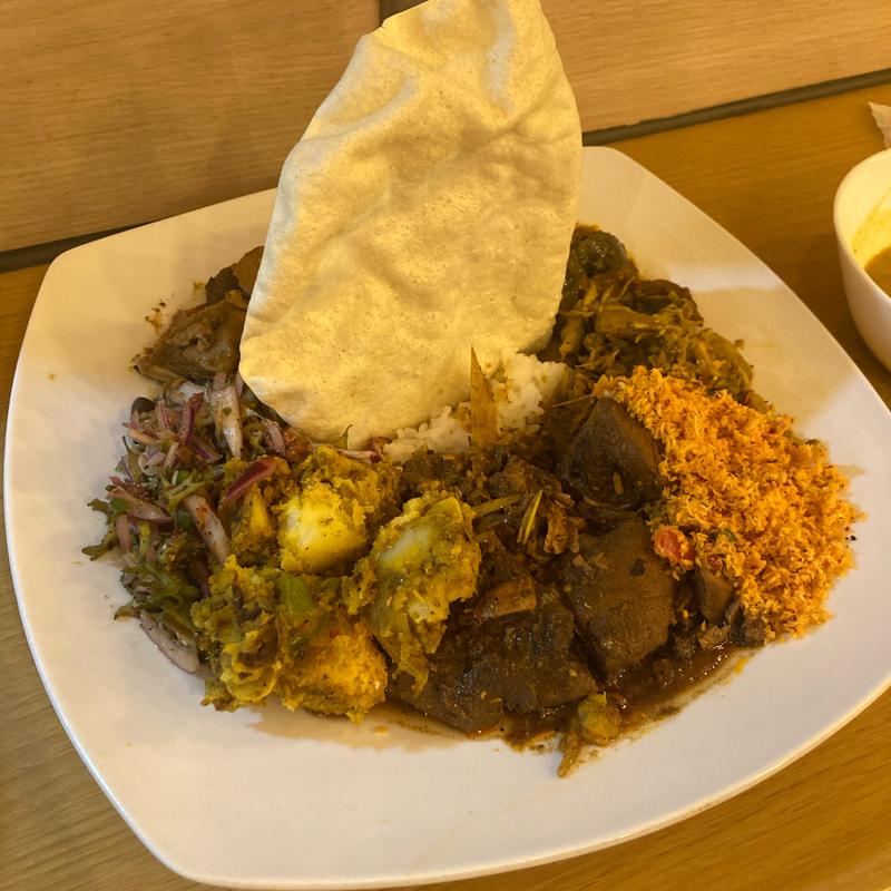 スリランカカレープレートダブル(KING LION スリランカレストラン＆バー)