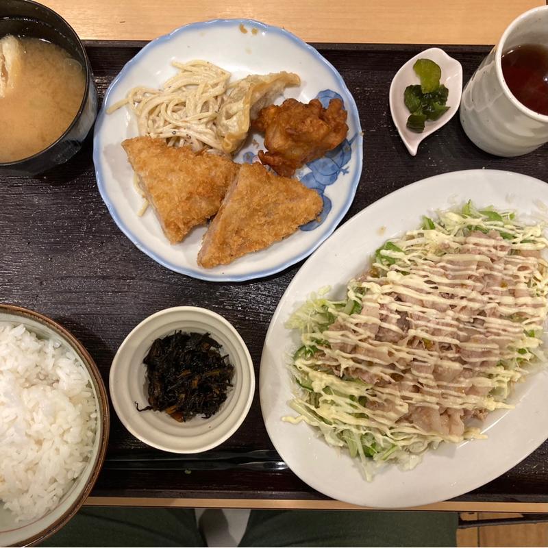 豚肉とキャベツのマヨネーズ和えとハムカツ唐揚げ(かもめ食堂)