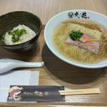 鯛塩らぁ麺と鯛めし(鯛塩そば 灯花)