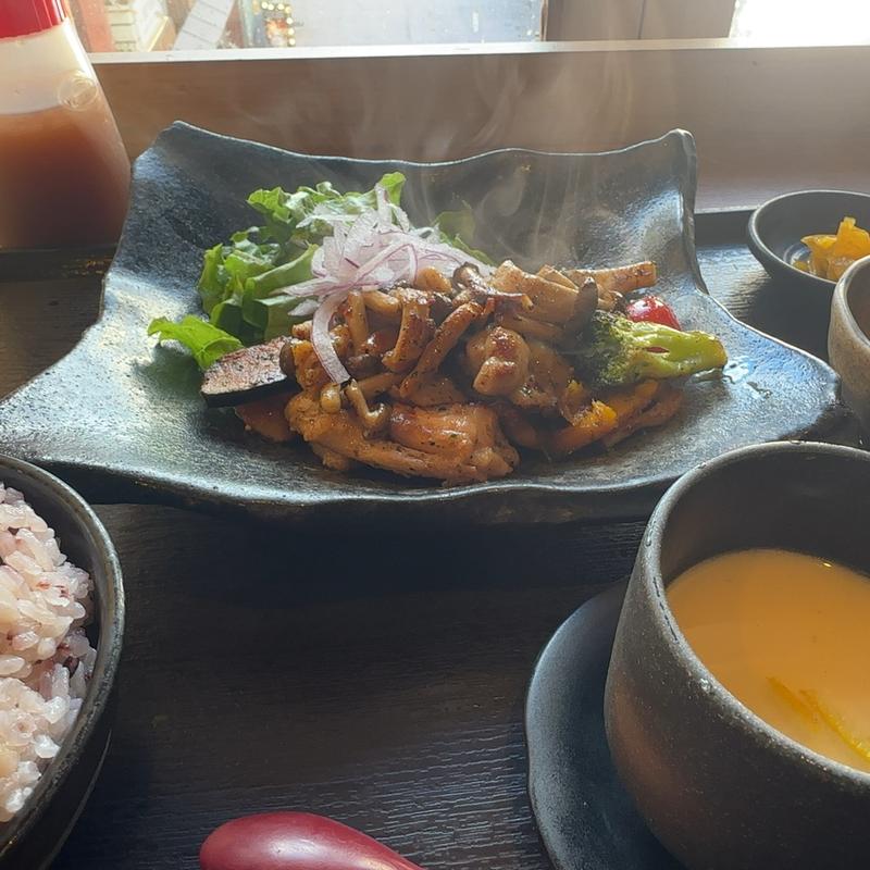 鶏のバジルソース定食(まるみ食堂 )