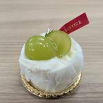 シャインマスカットのレアチーズケーキ(フロ プレステージュ 吉祥寺アトレ店)