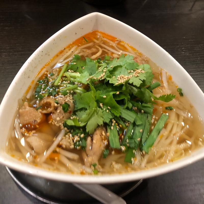 豚もつのフォー(ベトナムビストロ バンフィールド 小石川後楽園)