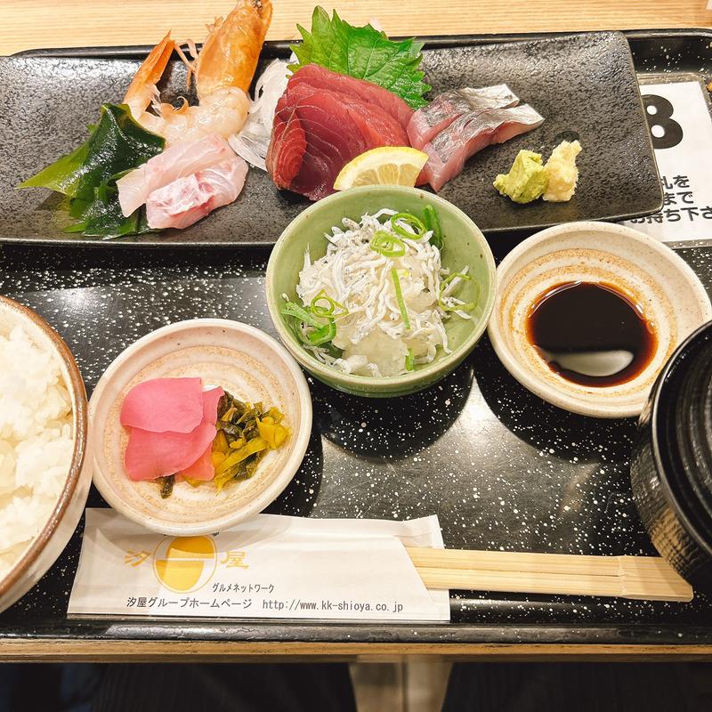 日替りお造り定食(エキナカ酒場しおや 本店)