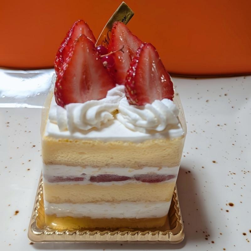 苺ショート(パティスリーモンシェール 阪急うめだ本店)