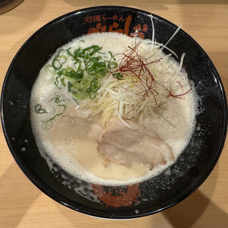 久留米とんこつ(泡系しおとんこつラーメンべらしお 総本店)