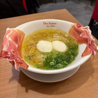 らぁ麺"生ハム"フロマージュ(黄金の塩らぁ麺 ドゥエイタリアン 市ヶ谷本店)