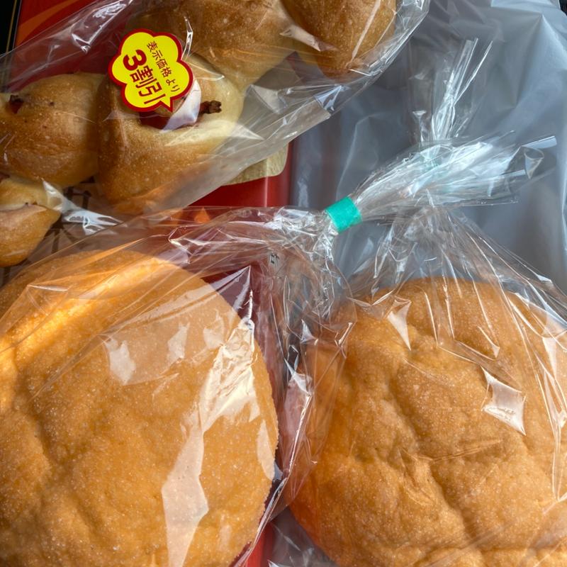 メロンクリームパン&ベーコンエピ(道の駅七城メロンドーム )