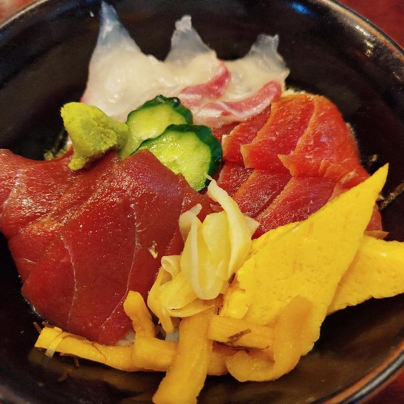 本マグロ漬真鯛丼(さかり寿司)