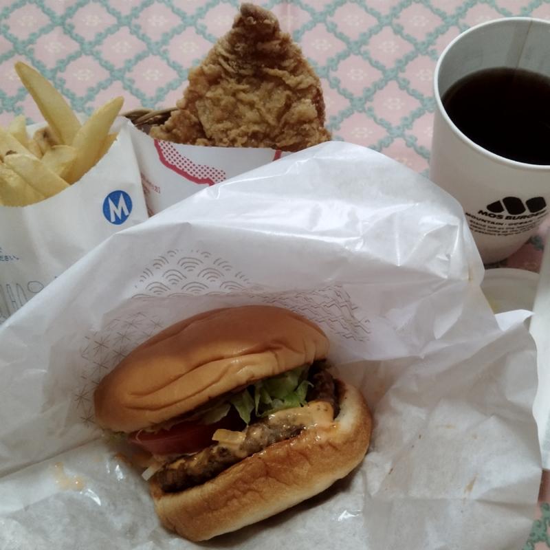 昼割セット(モス野菜バーガー)、モスチキン(モスバーガー京成立石店)