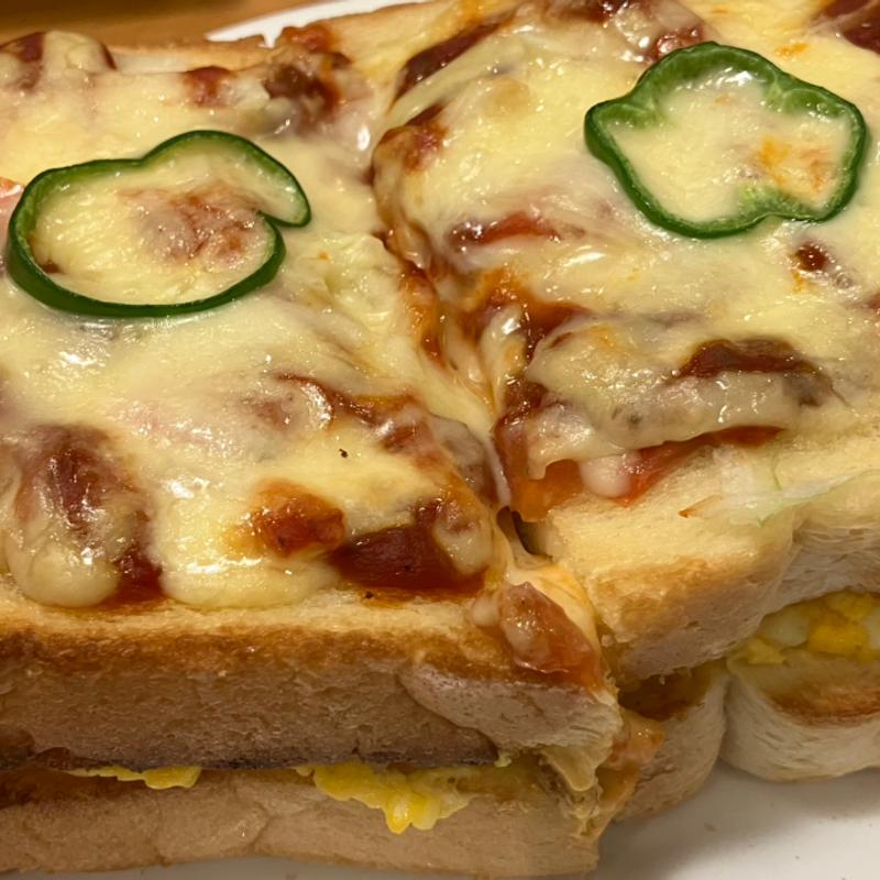 たっぷり玉子のピザトースト(コメダ珈琲店 豊田前田店)