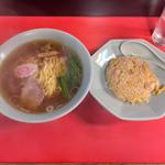 ラーメン半チャーハン(はちまき家)