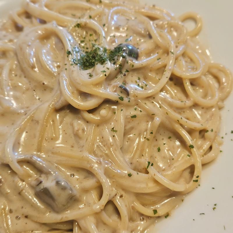 きのこ入りクリームソース(ラ・タベルナ )