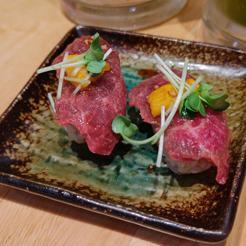 塩雲丹と馬肉のラブストーリー(鮨・酒・肴 杉玉 大船)