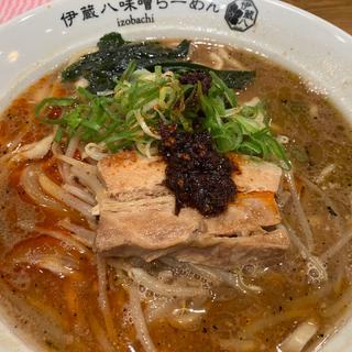 三種のラー油の味噌らーめん(伊蔵八味噌らーめん)