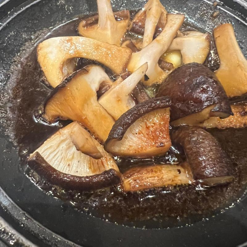 しいたけ侍のトリュフバター焼き(紺屋町 よしこの)