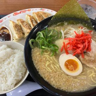 ニンタマ塩ラーメン+餃子半ライス(ゆにろーず 日立十王店 )