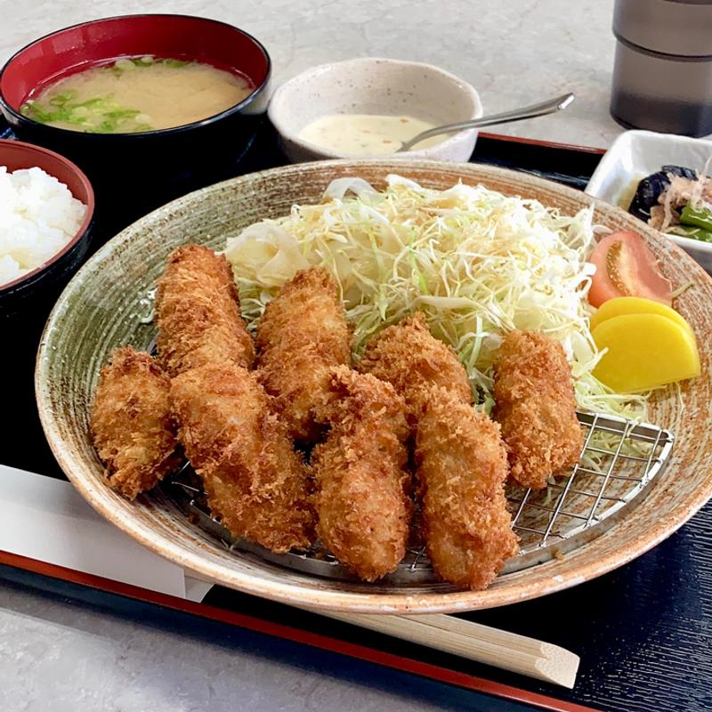 カキフライ定食(串かつ まる)