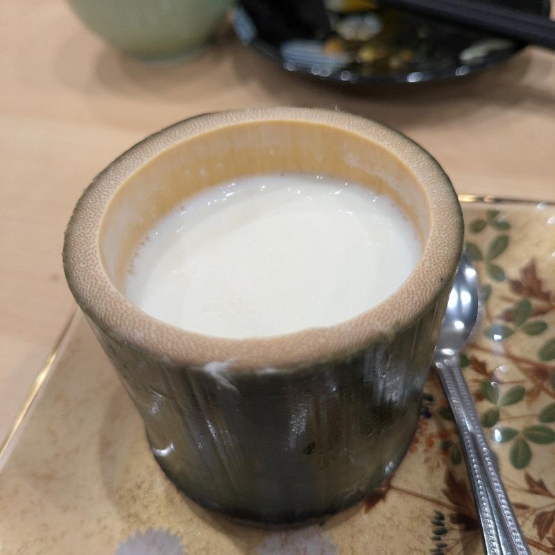 竹筒杏仁豆腐(庄内鮮魚と炭火焼鳥 アヤメザカ)