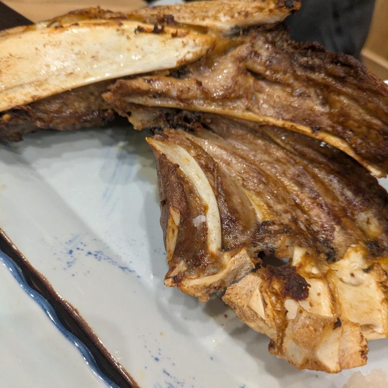 鮪バックリブ焼き(庄内鮮魚と炭火焼鳥 アヤメザカ)